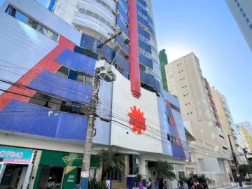 Apto c/3 Quartos e Terra�o � venda em Balne�rio Cambori�